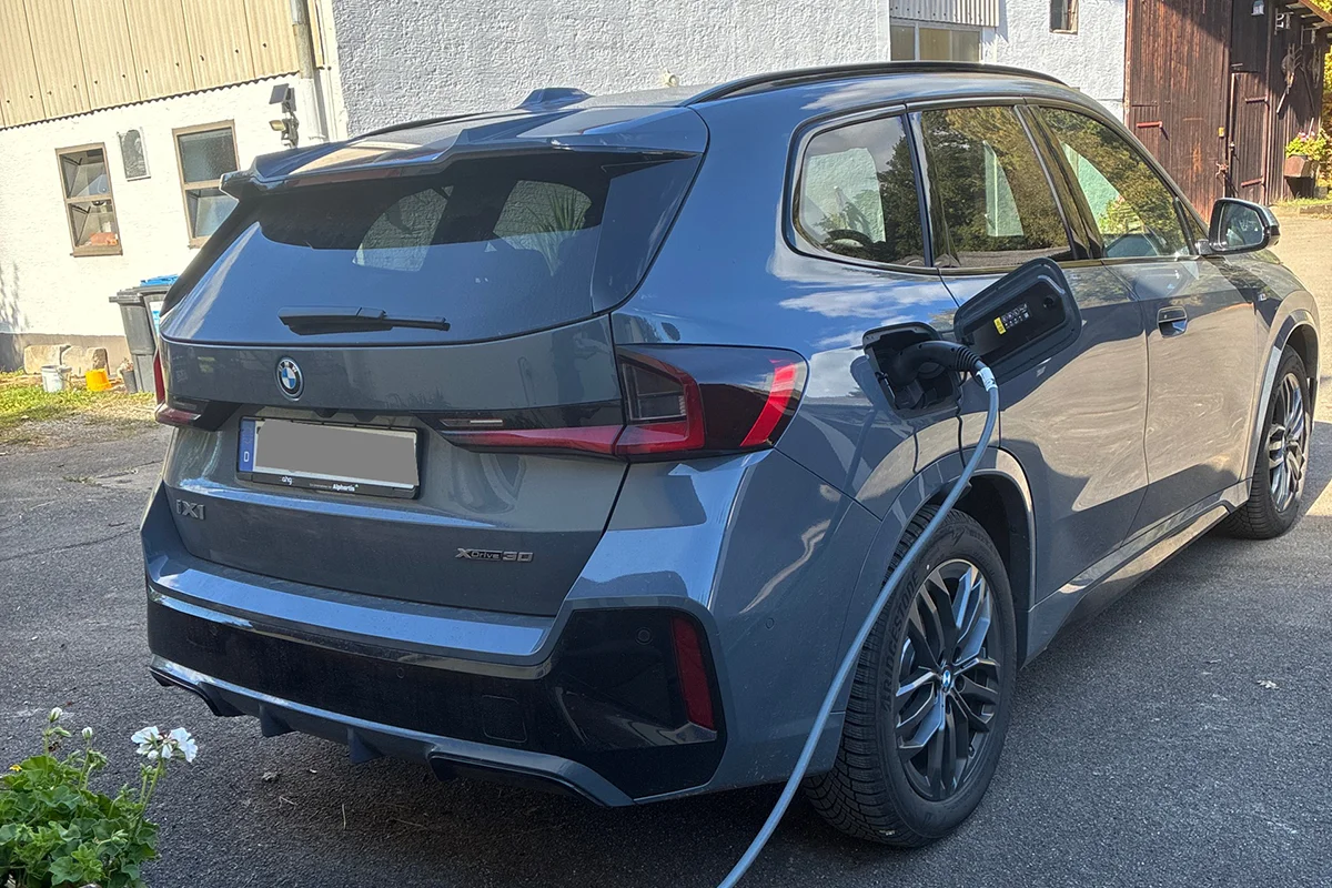 Ladestation für Elektro Fahrzeug an Privathaus